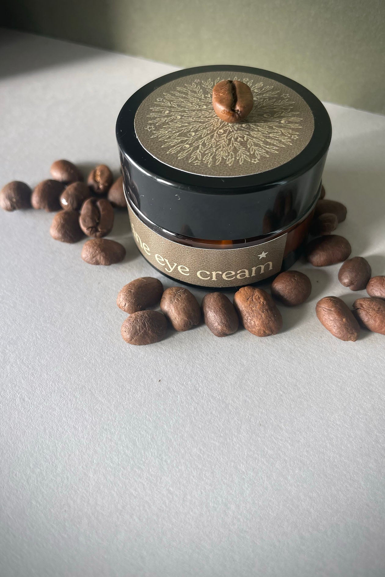 kānuka, rosehip & caffeine eye cream